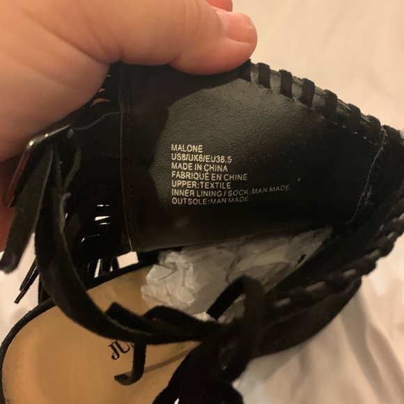 Sandals - Picture 4 of 4